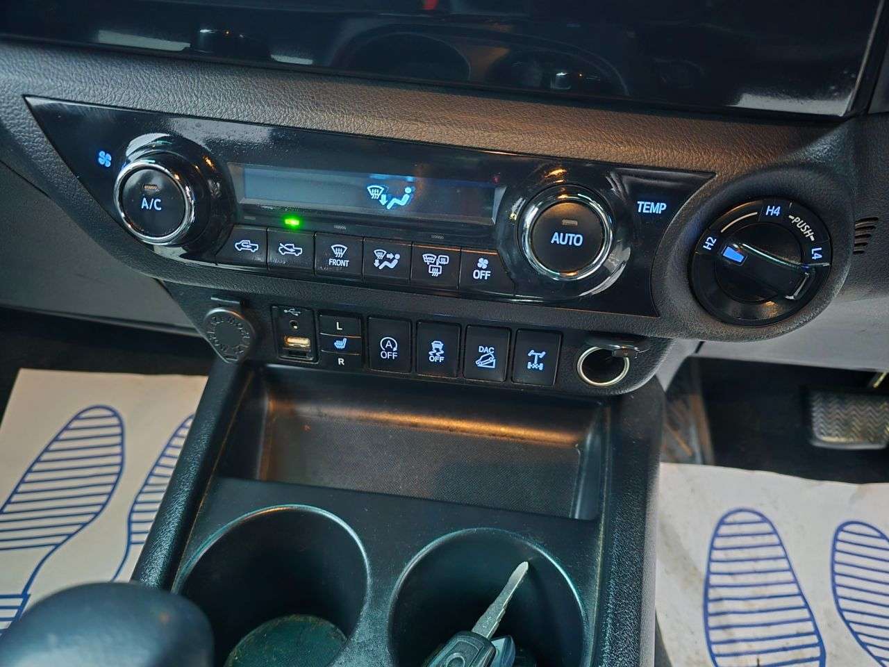 2019 TOYOTA HI-LUX 2019 TOYOTA HI-LUX