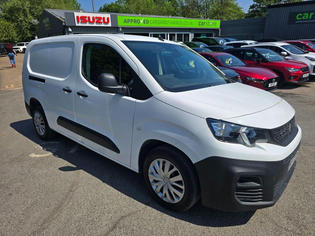 Check out this Peugeot Partner 2021 Diesel Manual