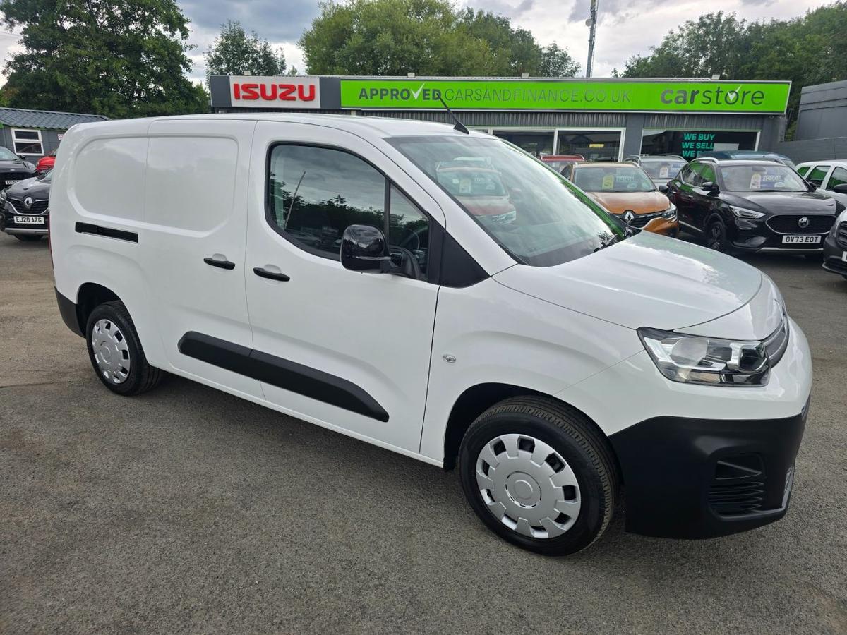 Check out this Citroen Berlingo 2021 Diesel Manual