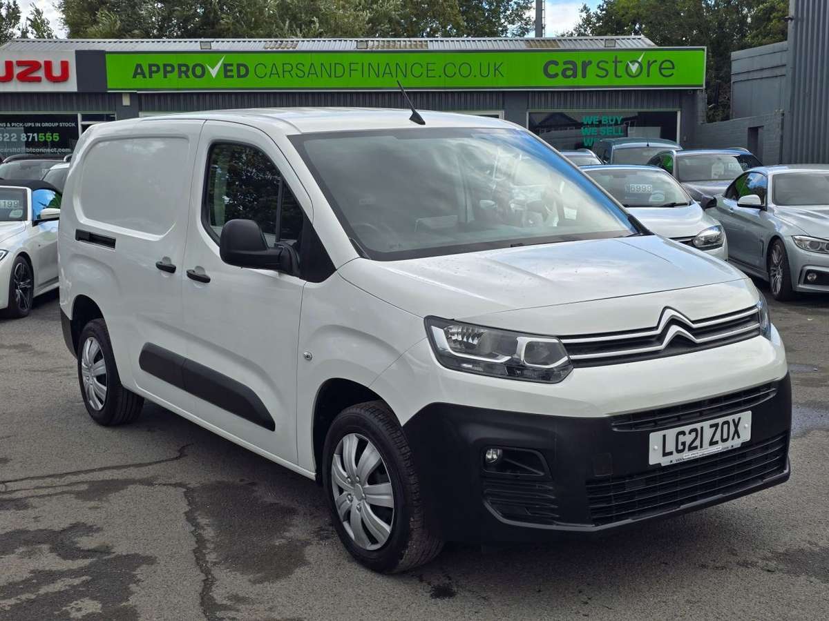 Check out this Citroen Berlingo 2021 Diesel Manual