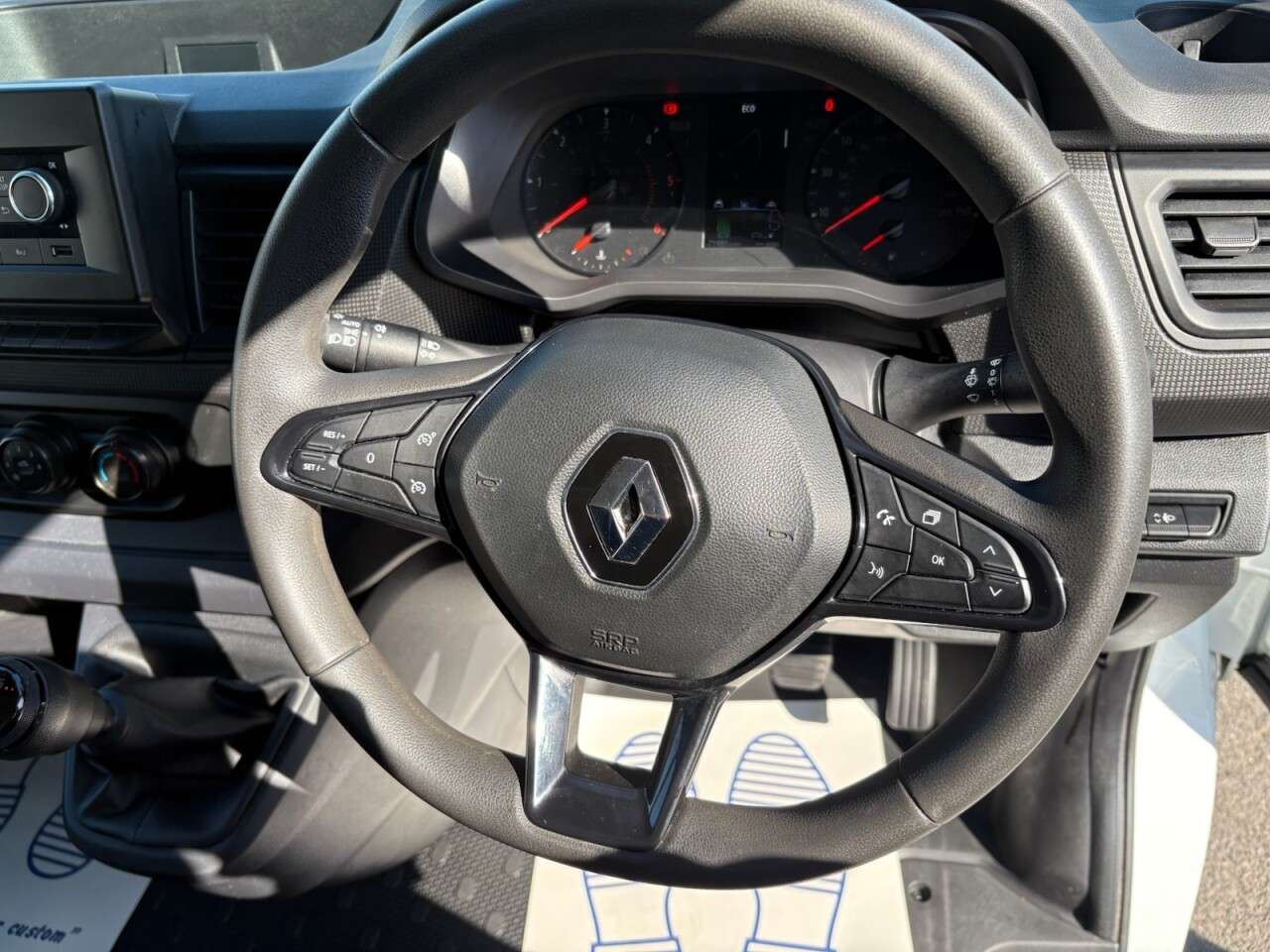 2022 RENAULT TRAFIC 2022 RENAULT TRAFIC