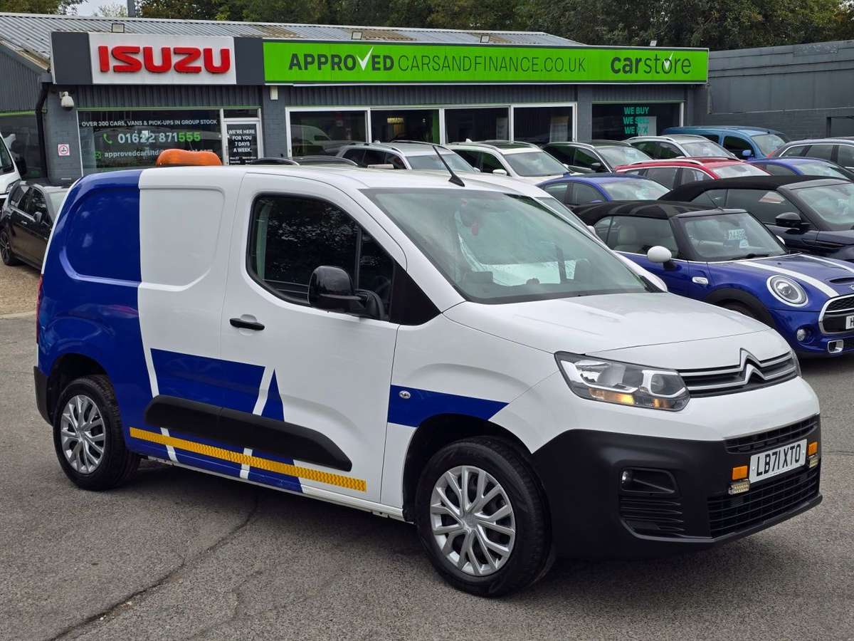 Check out this Citroen Berlingo 2022 Diesel Manual