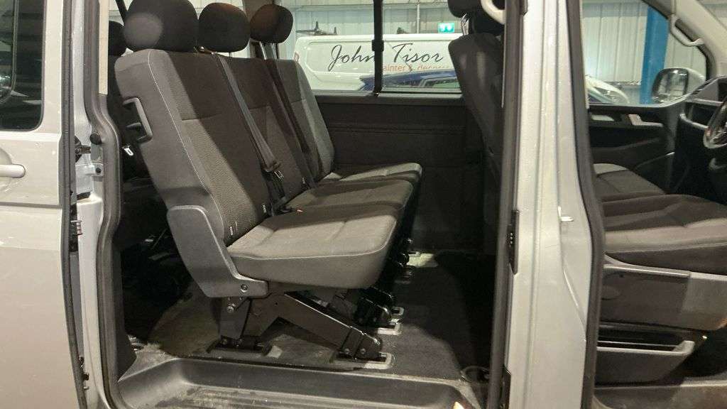 2018 VOLKSWAGEN TRANSPORTER SHUTTLE 2018 VOLKSWAGEN TRANSPORTER SHUTTLE