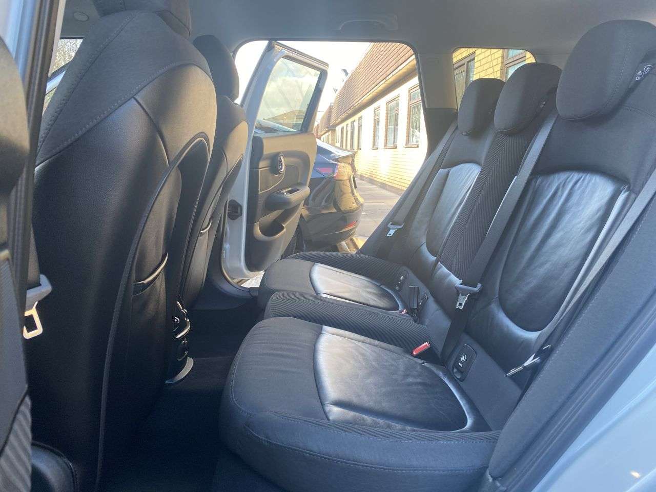 2020 MINI CLUBMAN 2020 MINI CLUBMAN