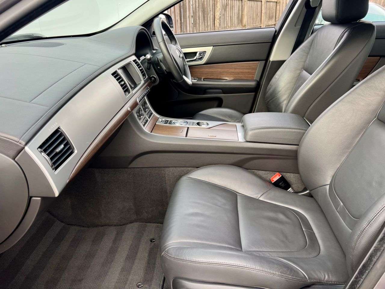 2015 JAGUAR XF 2015 JAGUAR XF