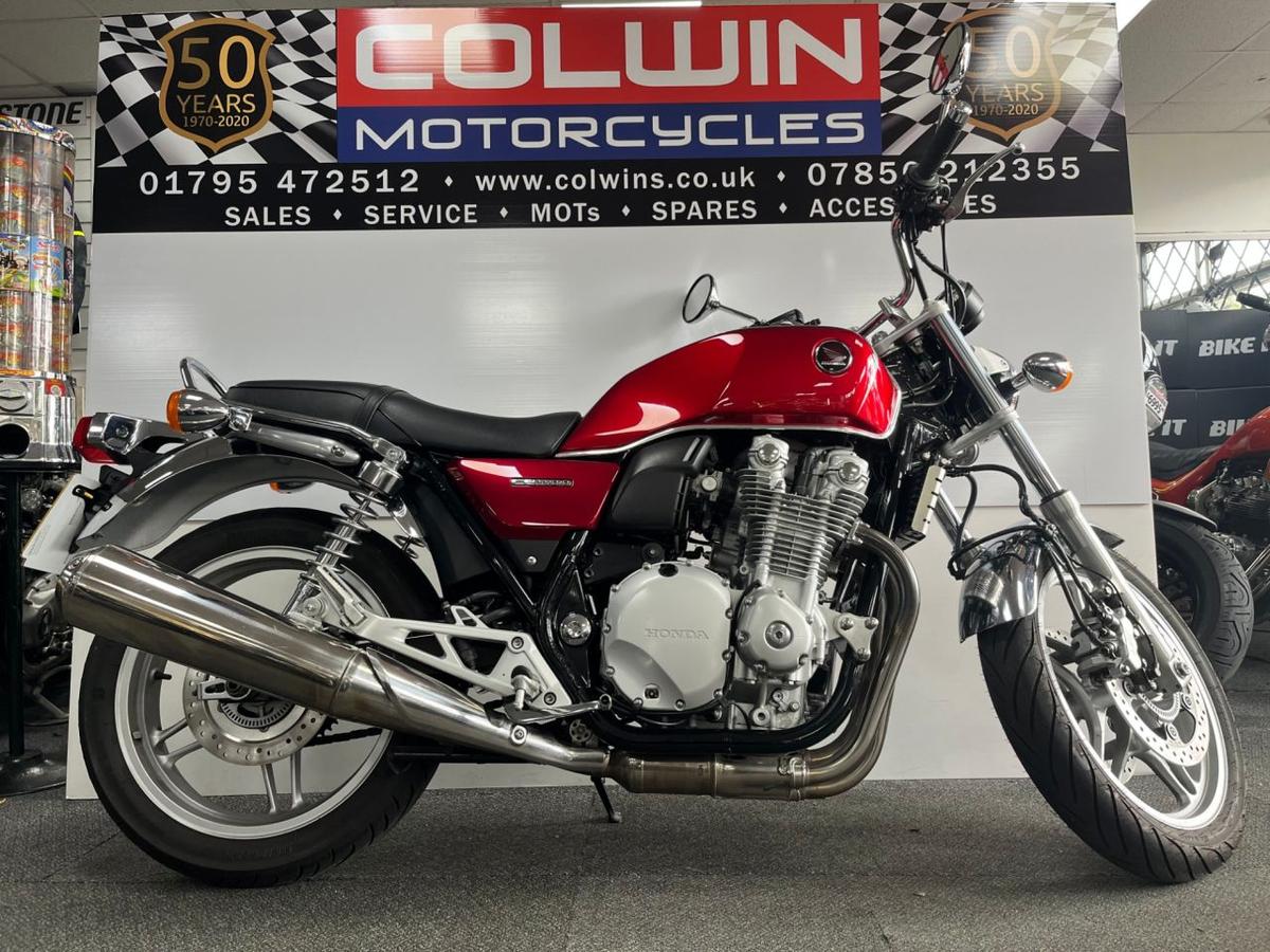 Check out this Honda Cb1100 2013 Petrol Manual
