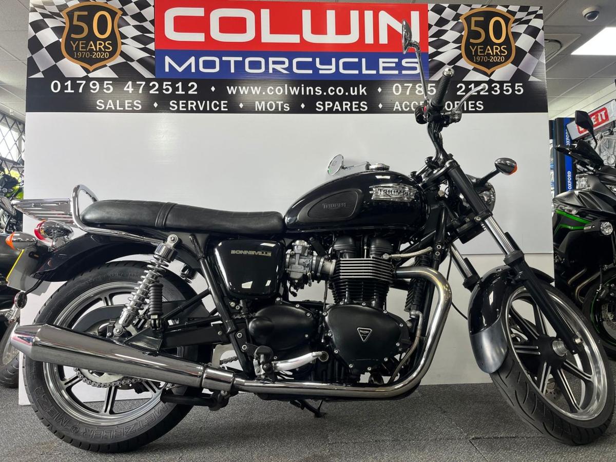 Check out this Triumph Bonneville T100 2012 Petrol Manual