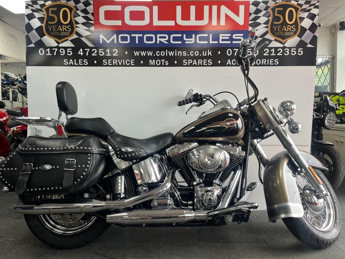 Check out this Harley-davidson Softail 2005 Petrol Manual