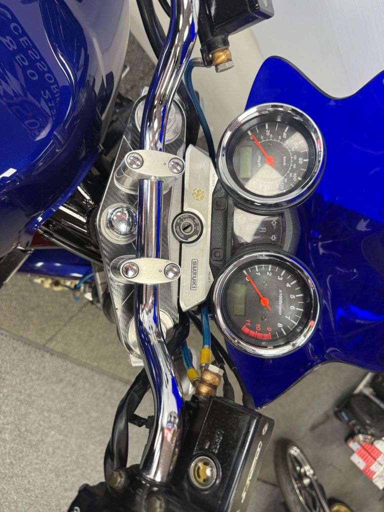 2002 SUZUKI GSX1400 2002 SUZUKI GSX1400