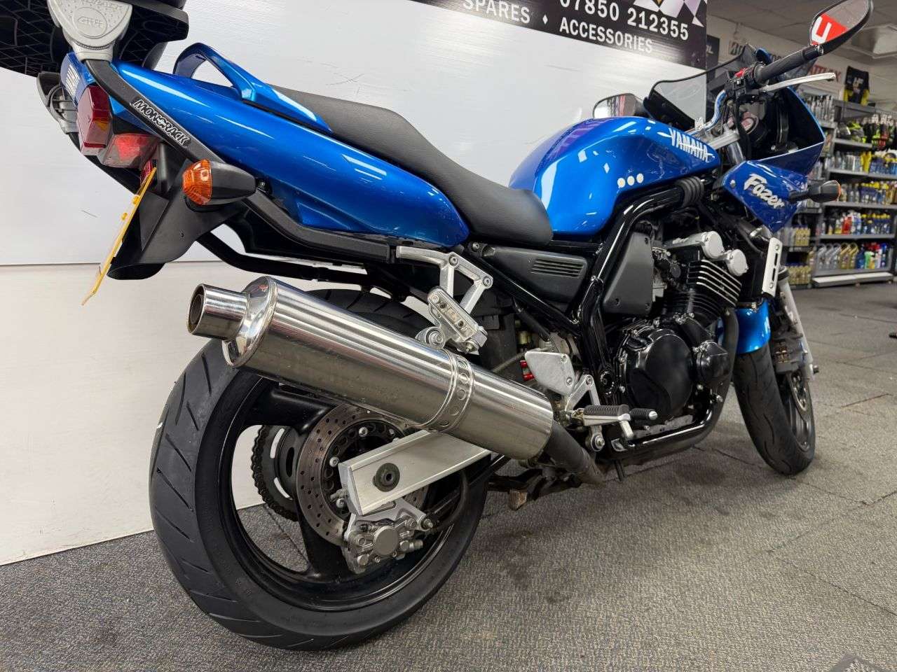 2001 YAMAHA FZS600 2001 YAMAHA FZS600