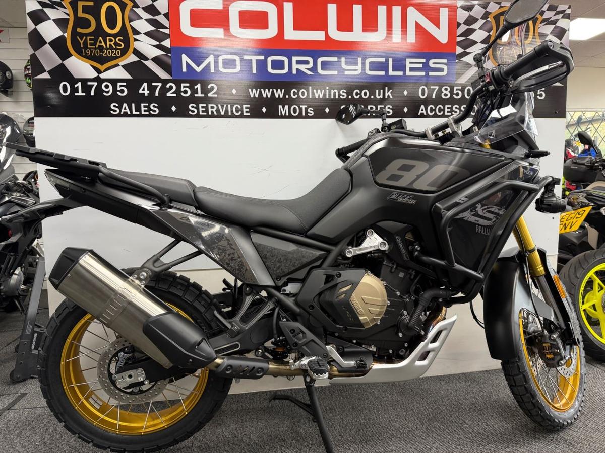 Check out this Voge Ds800x Rally Petrol Manual