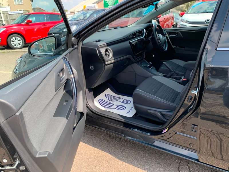 2017 TOYOTA AURIS 2017 TOYOTA AURIS