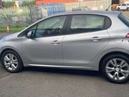 2014 PEUGEOT 208 2014 PEUGEOT 208