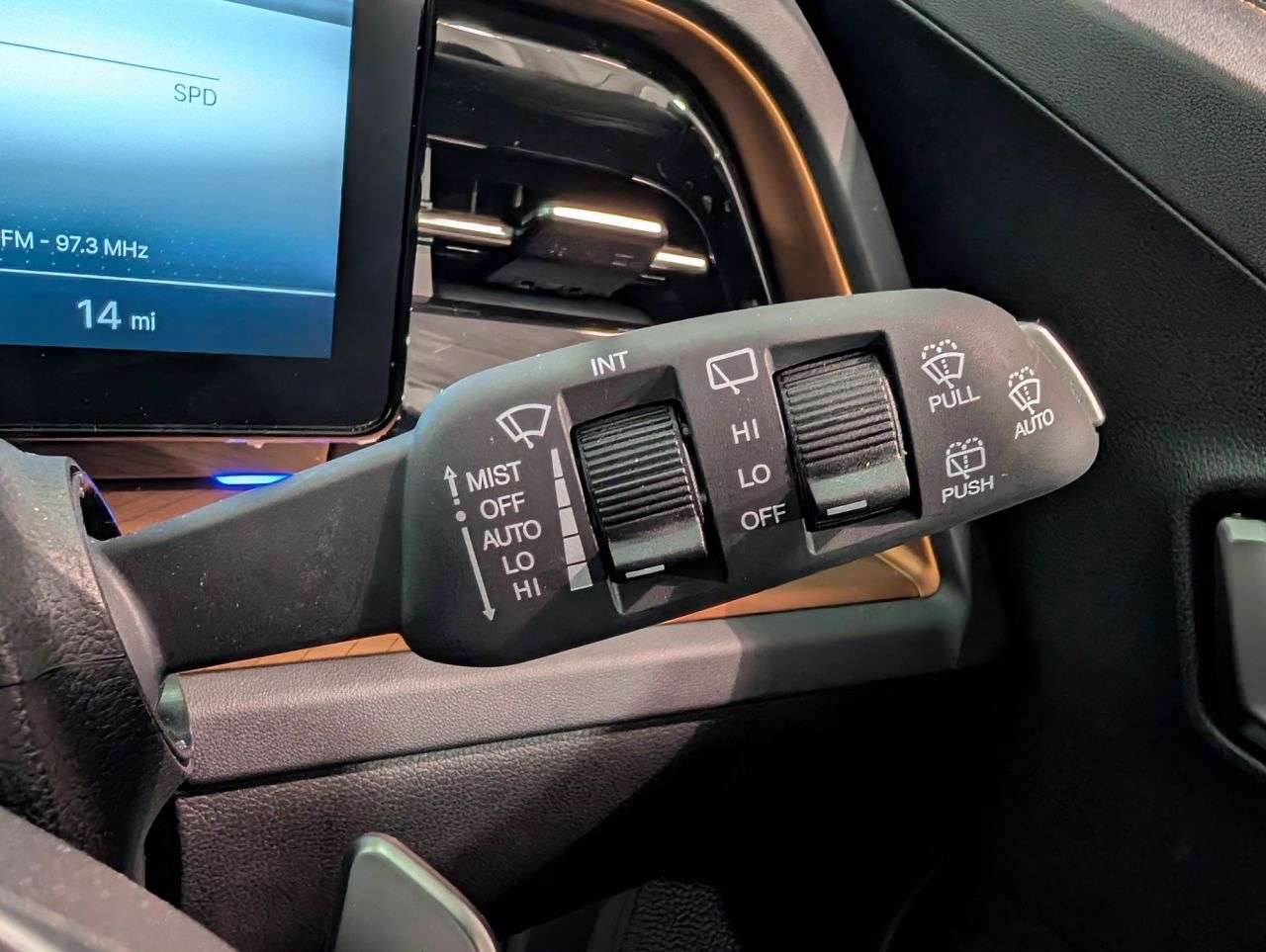 2025 KGM TORRES 2025 KGM TORRES