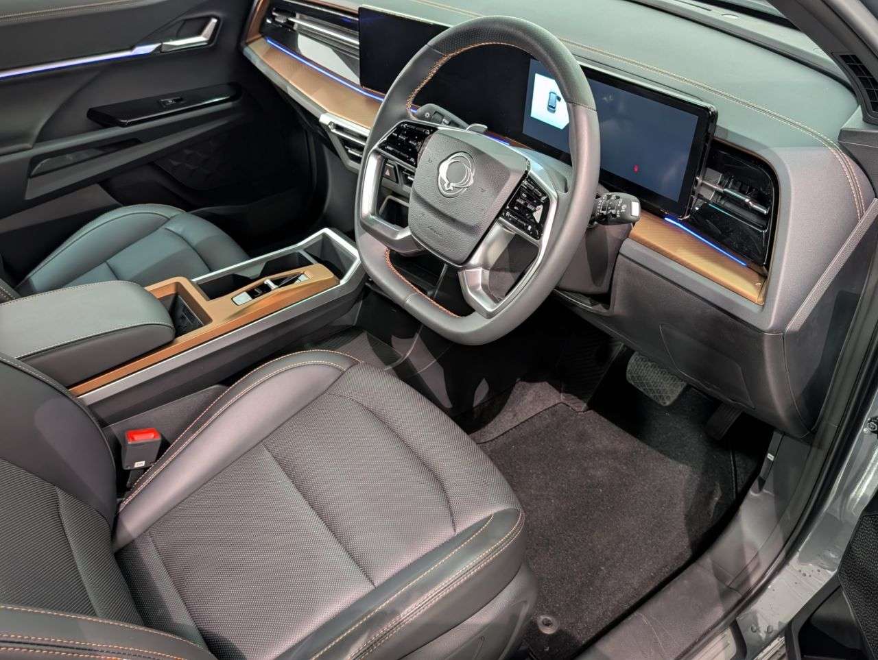 2025 KGM TORRES 2025 KGM TORRES