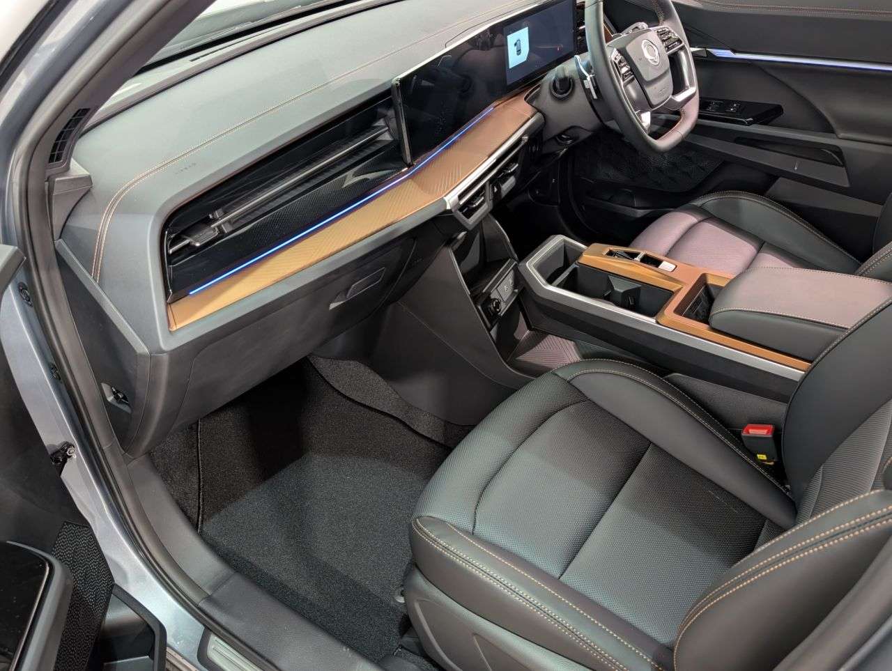 2025 KGM TORRES 2025 KGM TORRES