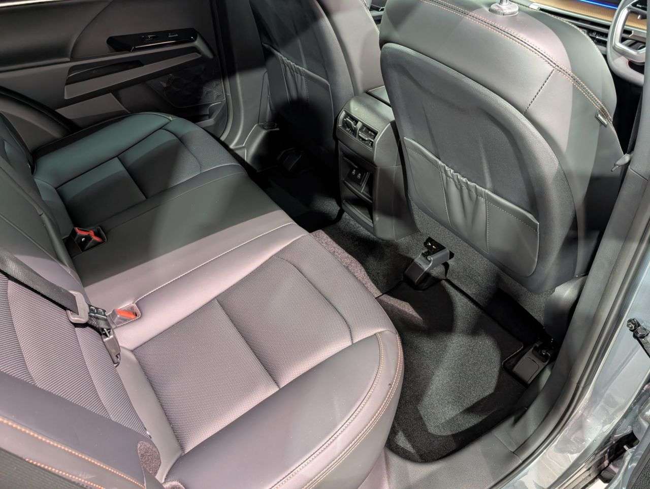 2025 KGM TORRES 2025 KGM TORRES