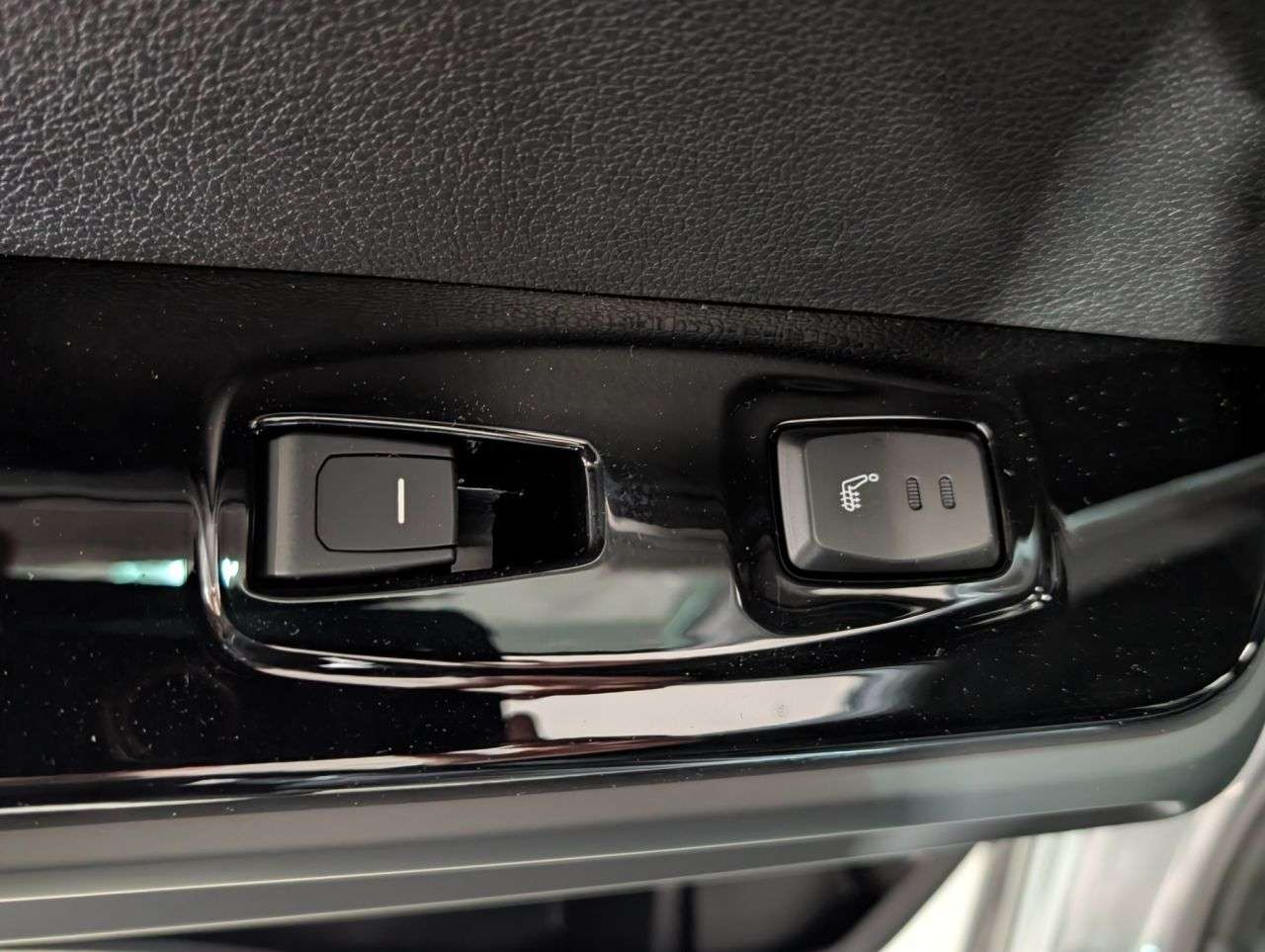 2025 KGM TORRES 2025 KGM TORRES