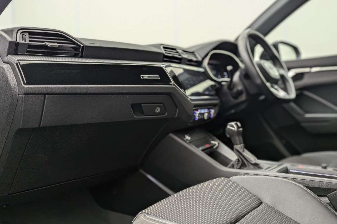 2022 AUDI Q3 2022 AUDI Q3