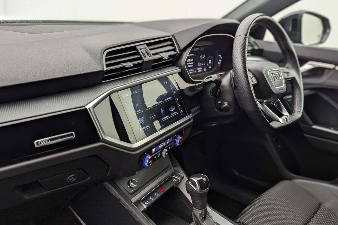 2022 AUDI Q3 2022 AUDI Q3