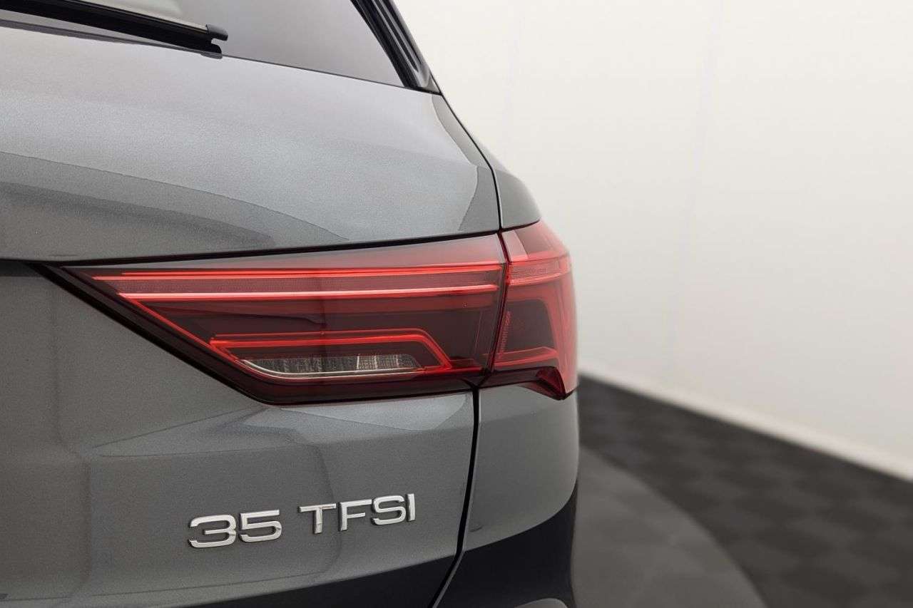 2022 AUDI Q3 2022 AUDI Q3