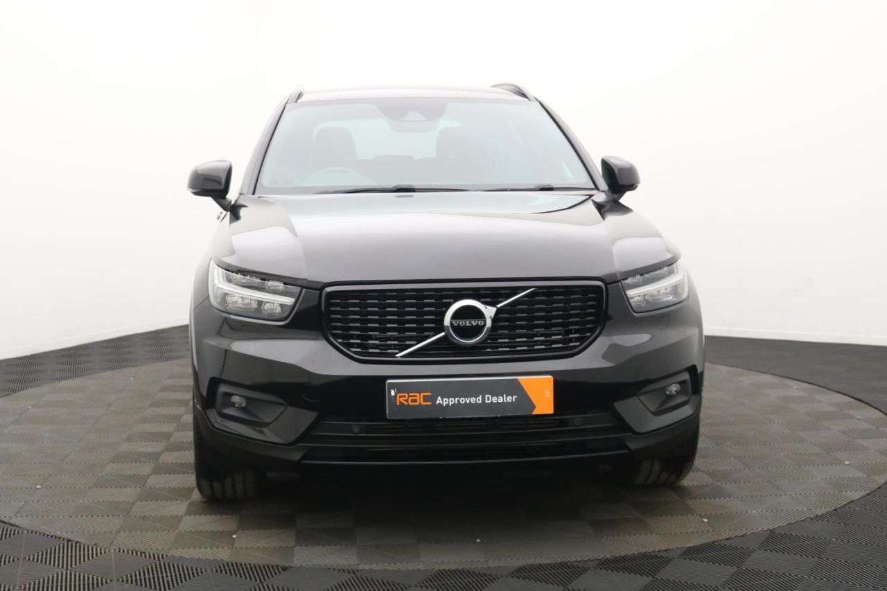 2020 VOLVO XC40 2020 VOLVO XC40