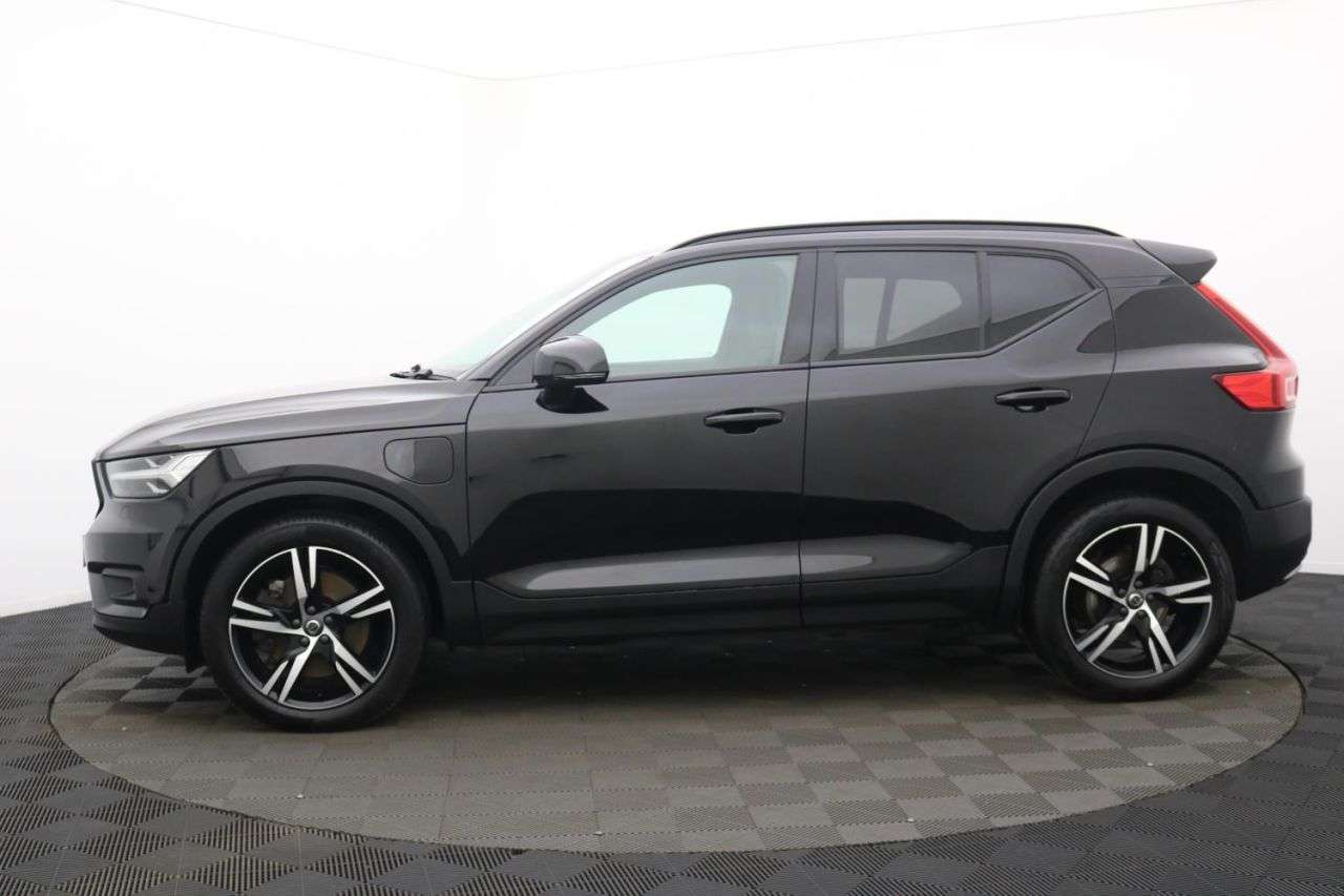 2020 VOLVO XC40 2020 VOLVO XC40