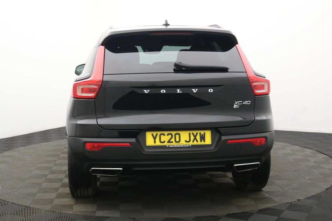 2020 VOLVO XC40 2020 VOLVO XC40