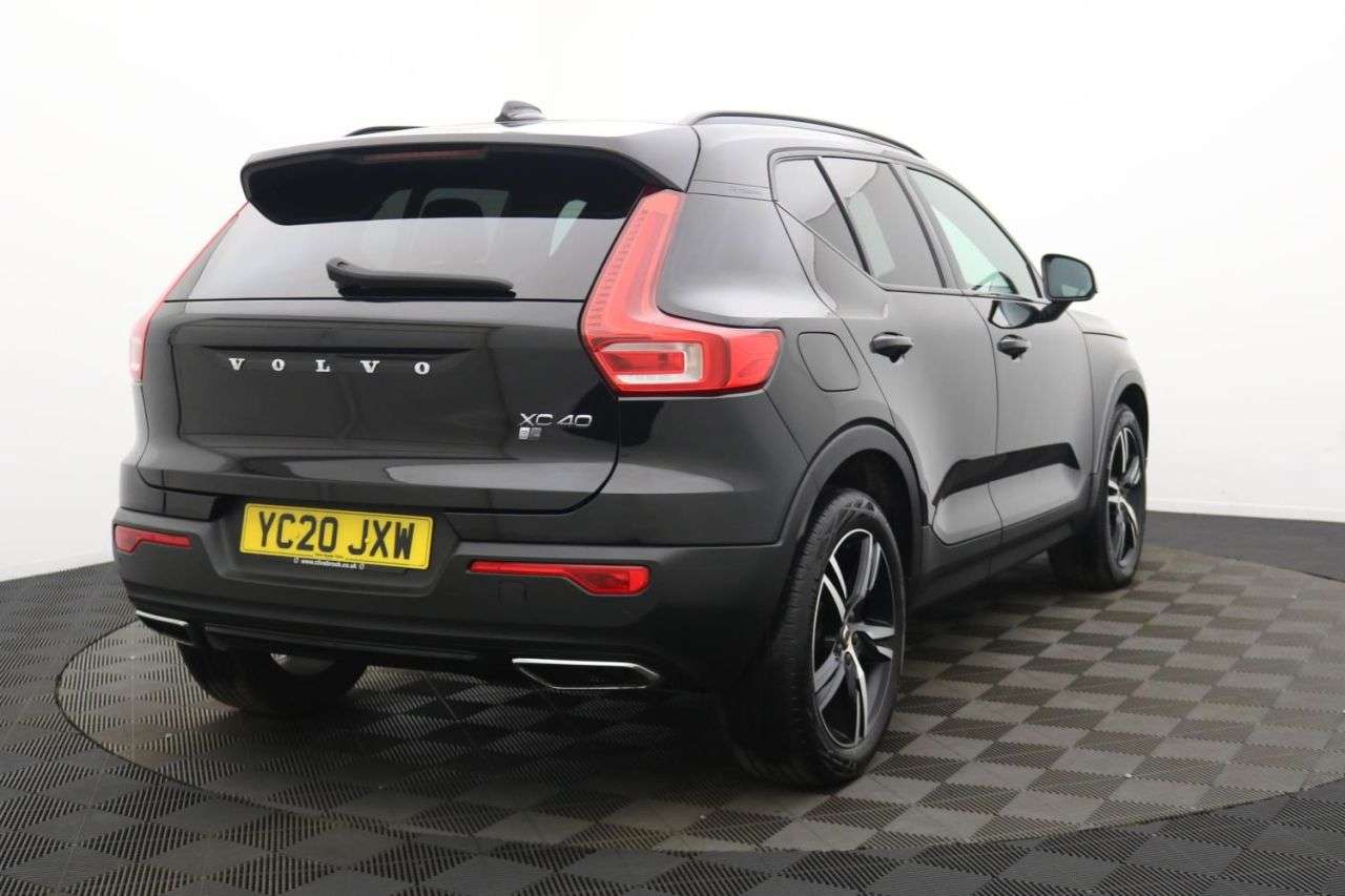 2020 VOLVO XC40 2020 VOLVO XC40