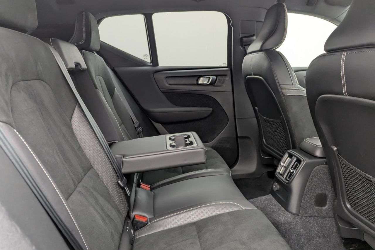 2020 VOLVO XC40 2020 VOLVO XC40