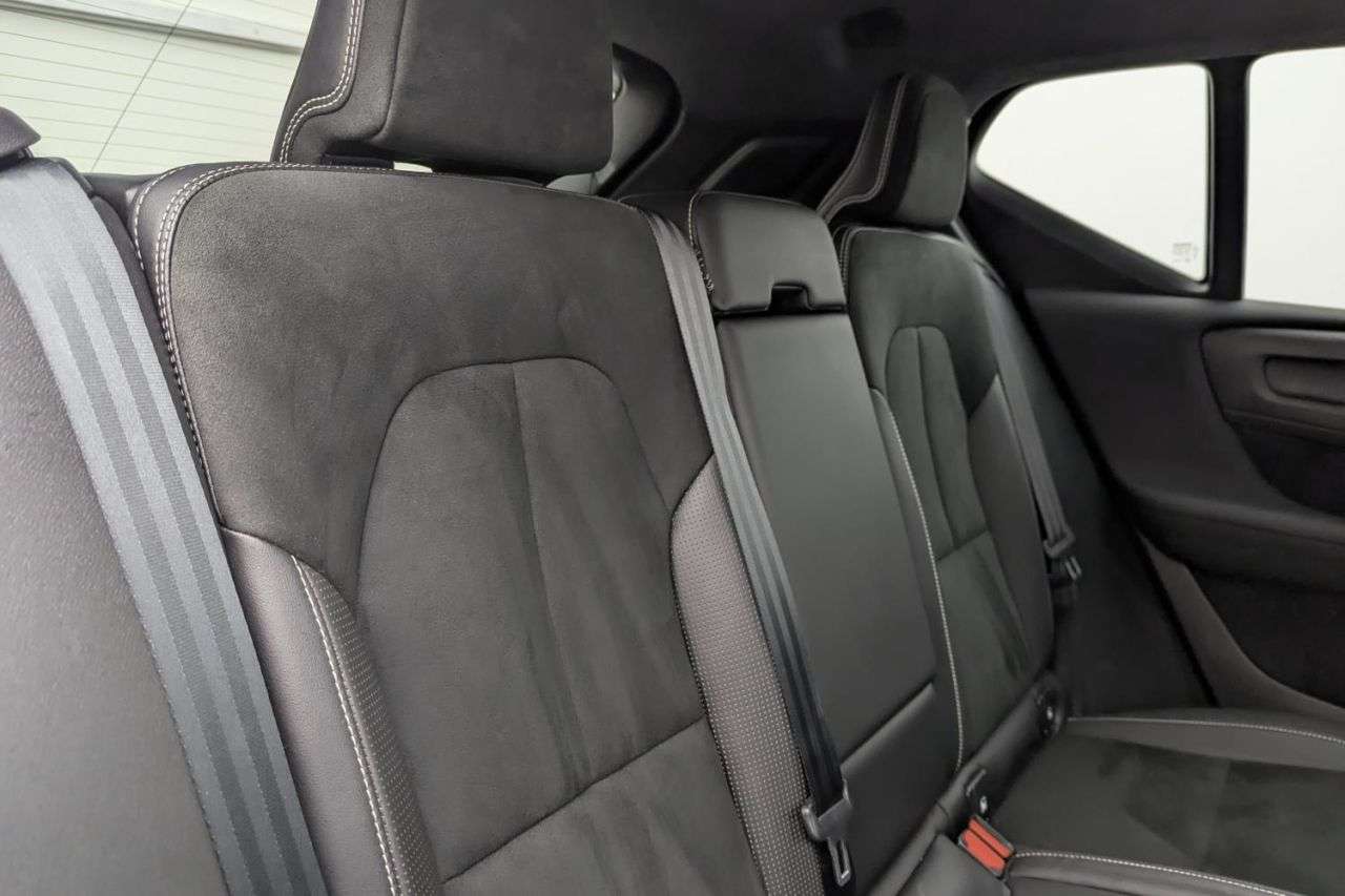 2020 VOLVO XC40 2020 VOLVO XC40