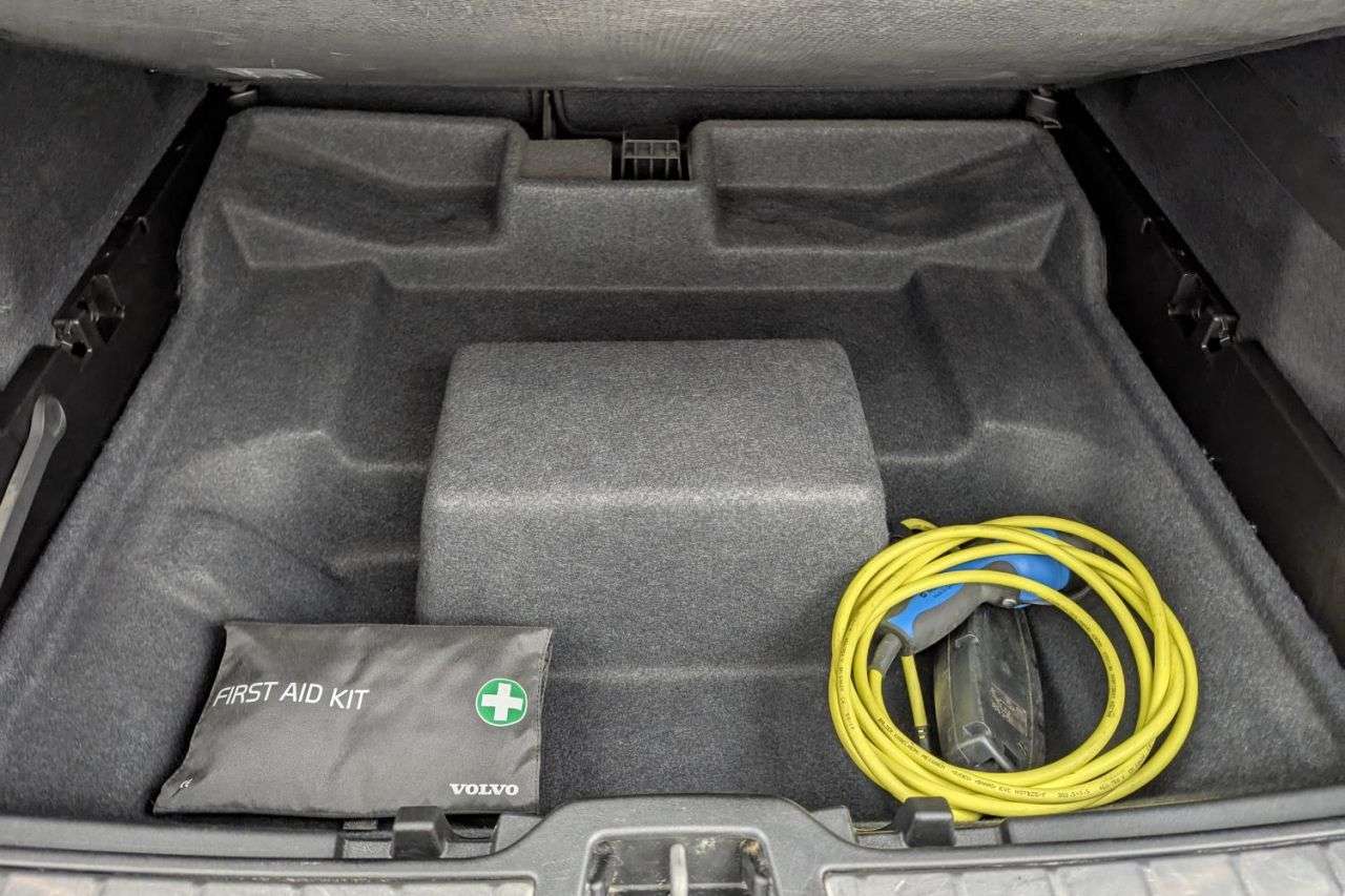 2020 VOLVO XC40 2020 VOLVO XC40