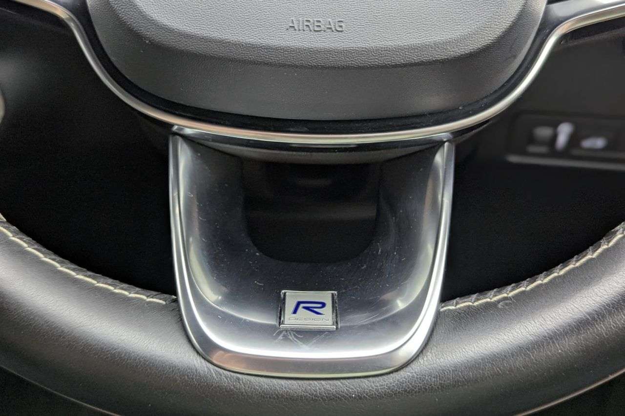 2020 VOLVO XC40 2020 VOLVO XC40