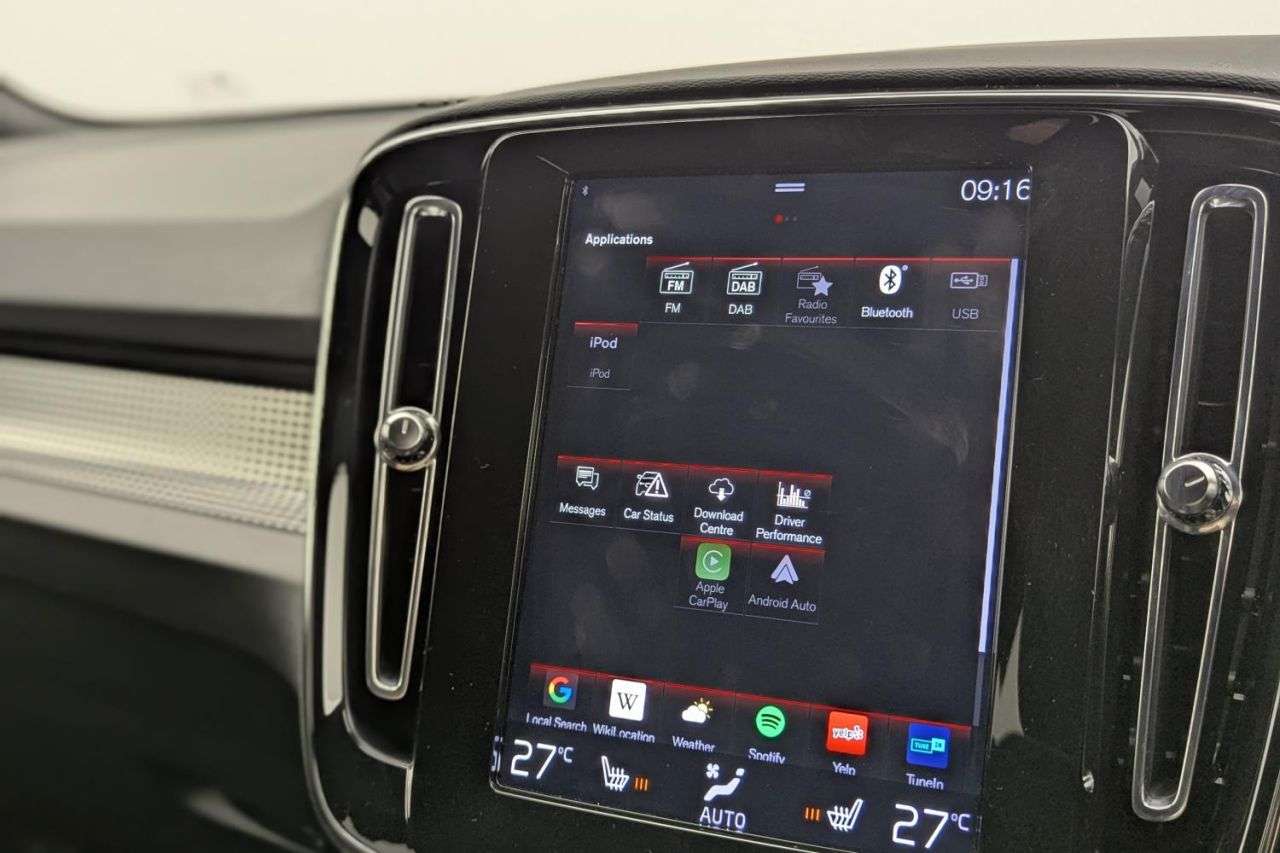 2020 VOLVO XC40 2020 VOLVO XC40