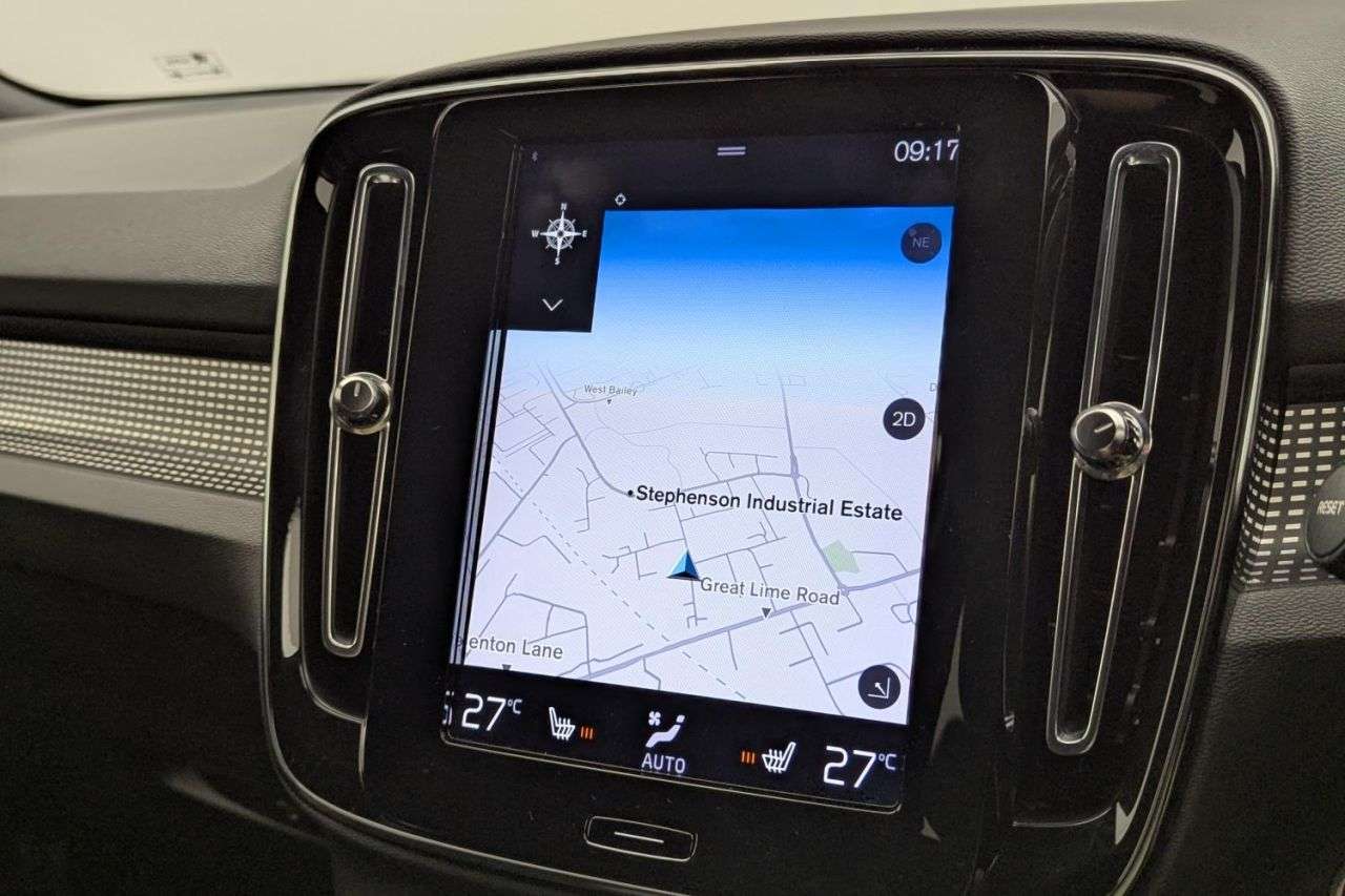 2020 VOLVO XC40 2020 VOLVO XC40