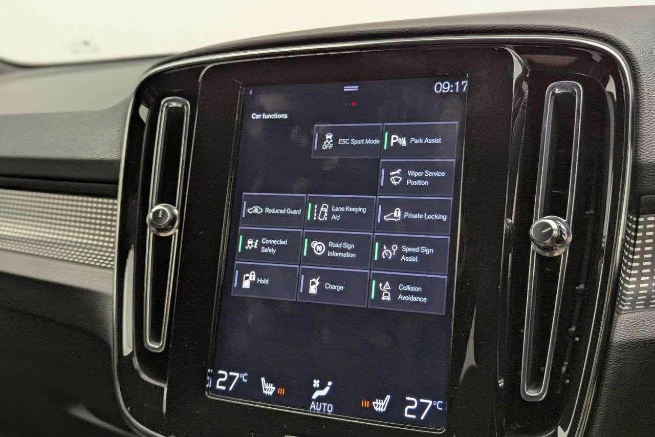 2020 VOLVO XC40 2020 VOLVO XC40