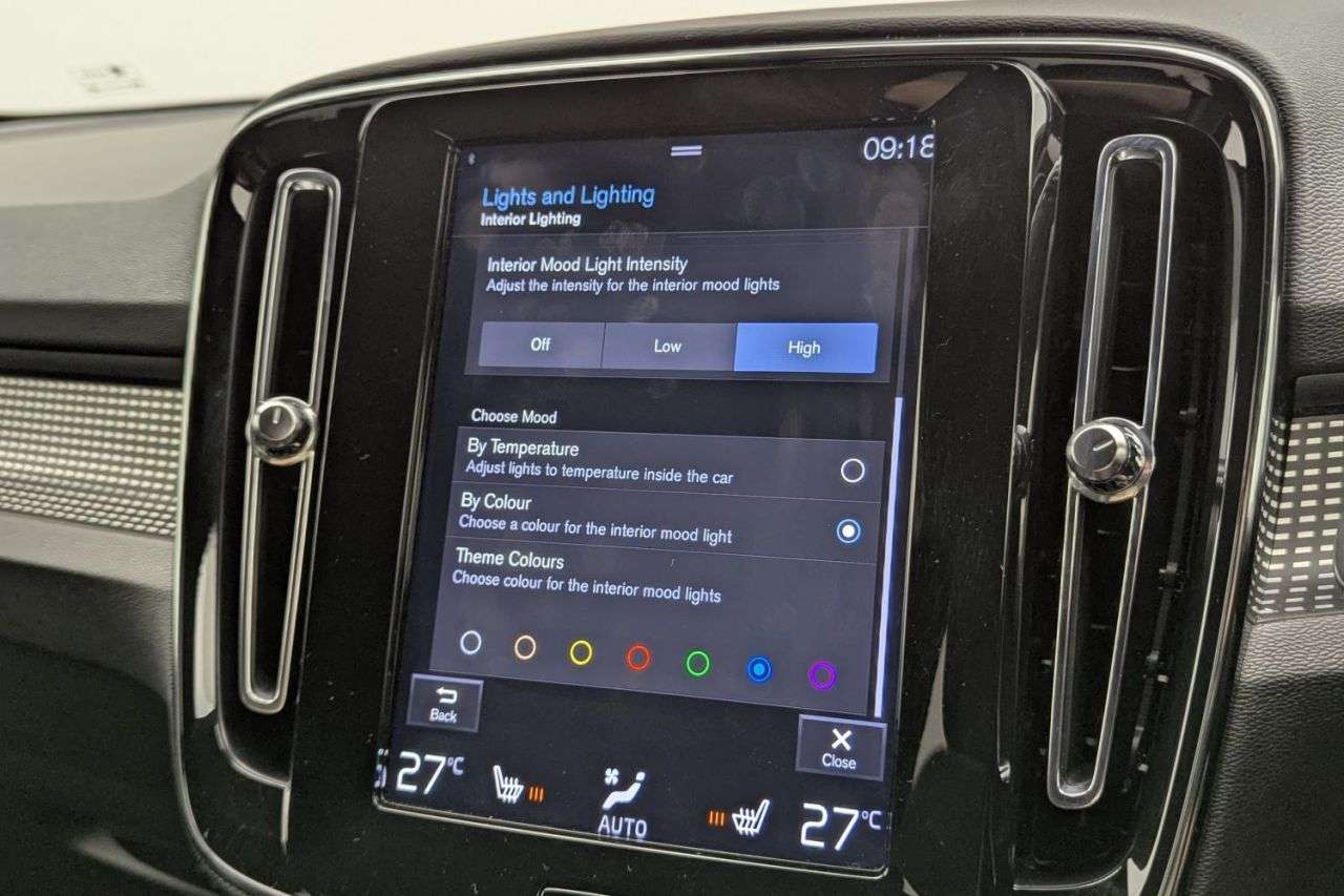 2020 VOLVO XC40 2020 VOLVO XC40