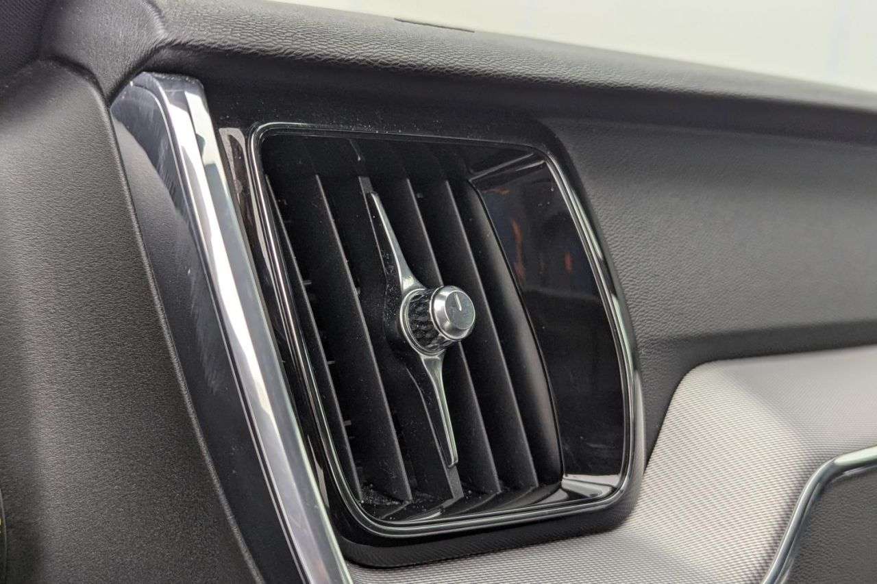 2019 VOLVO XC60 2019 VOLVO XC60