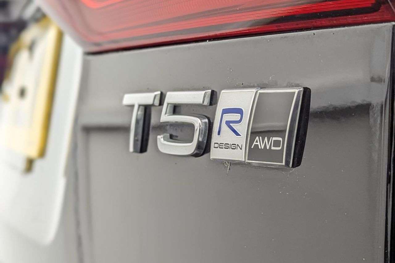 2019 VOLVO XC60 2019 VOLVO XC60