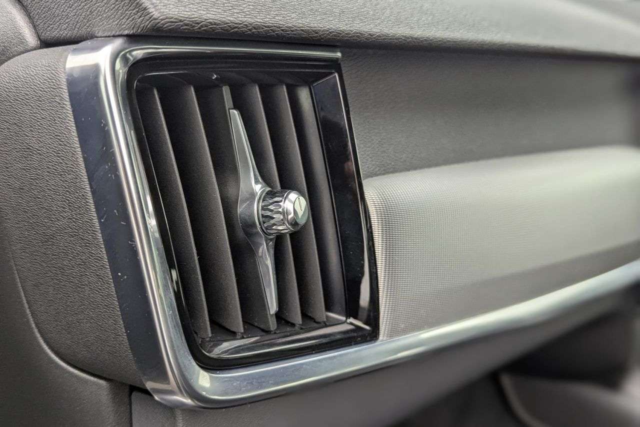 2018 VOLVO S90 2018 VOLVO S90