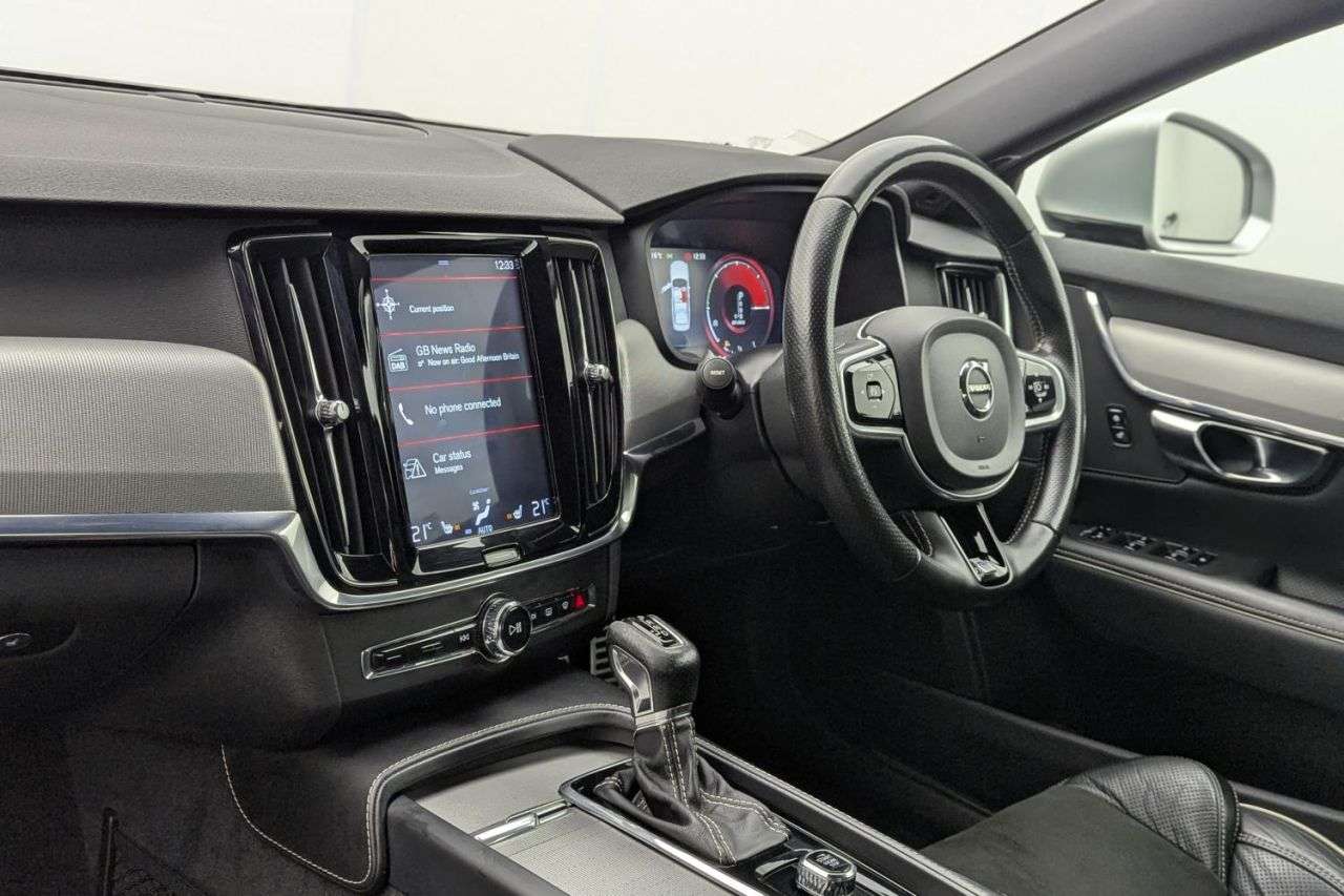 2018 VOLVO S90 2018 VOLVO S90