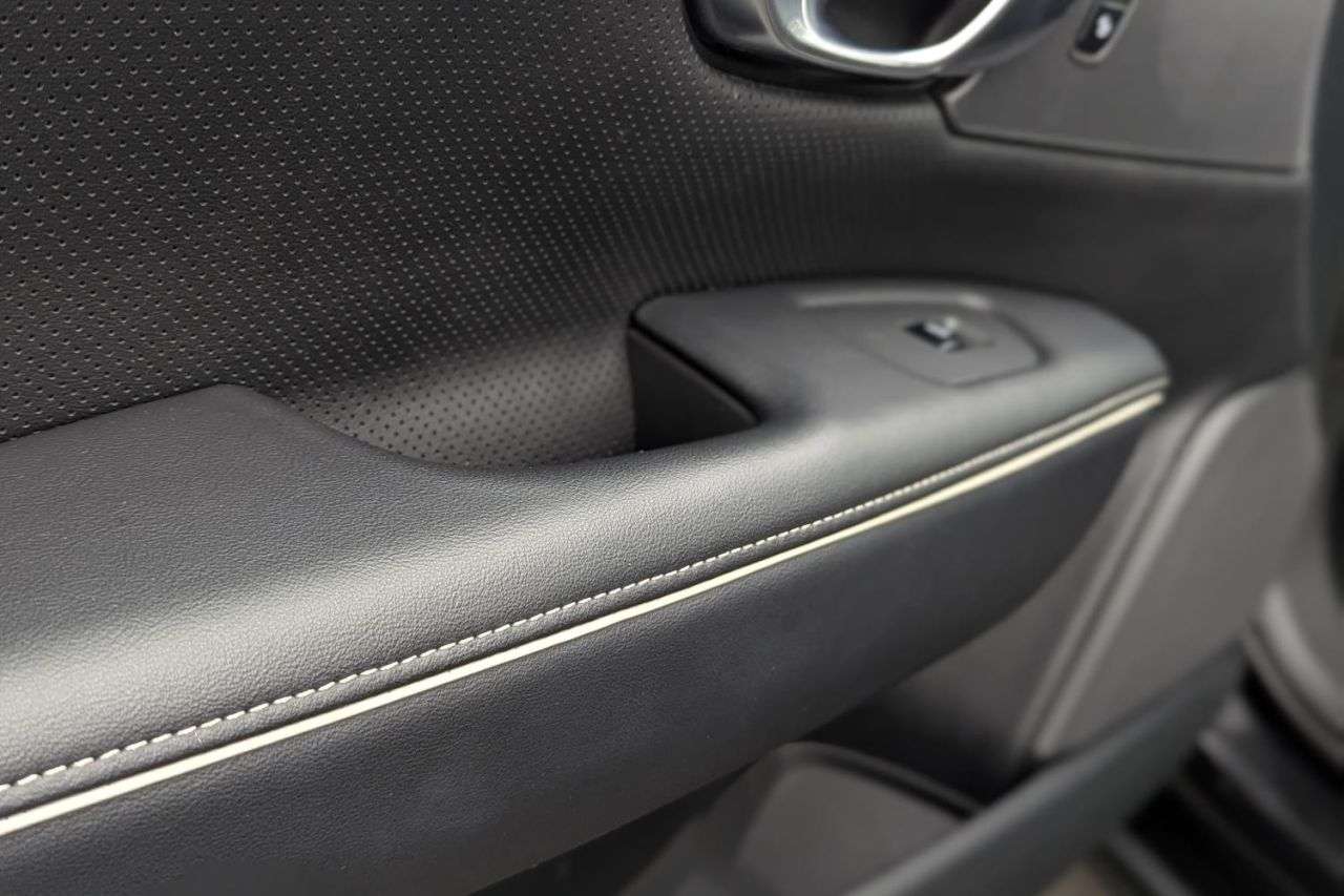 2018 VOLVO S90 2018 VOLVO S90