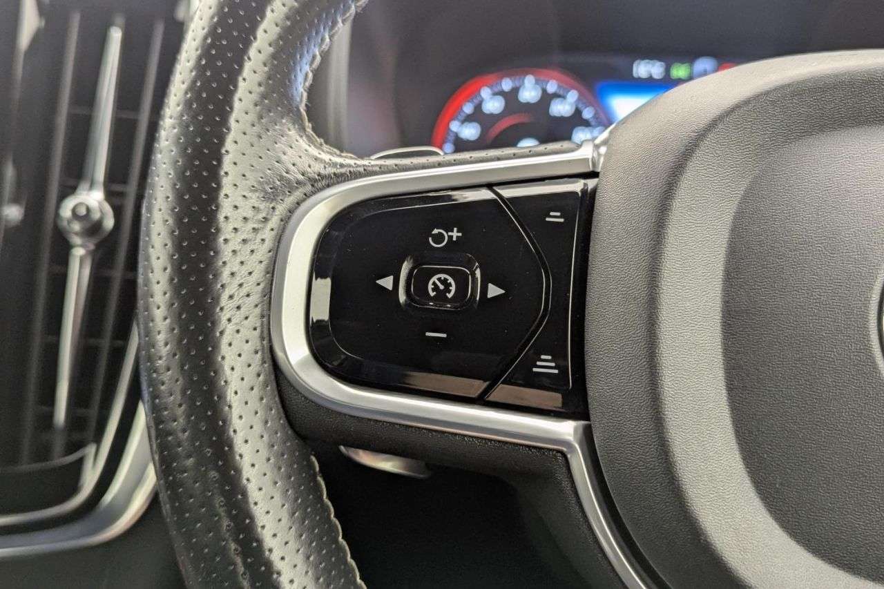 2018 VOLVO S90 2018 VOLVO S90