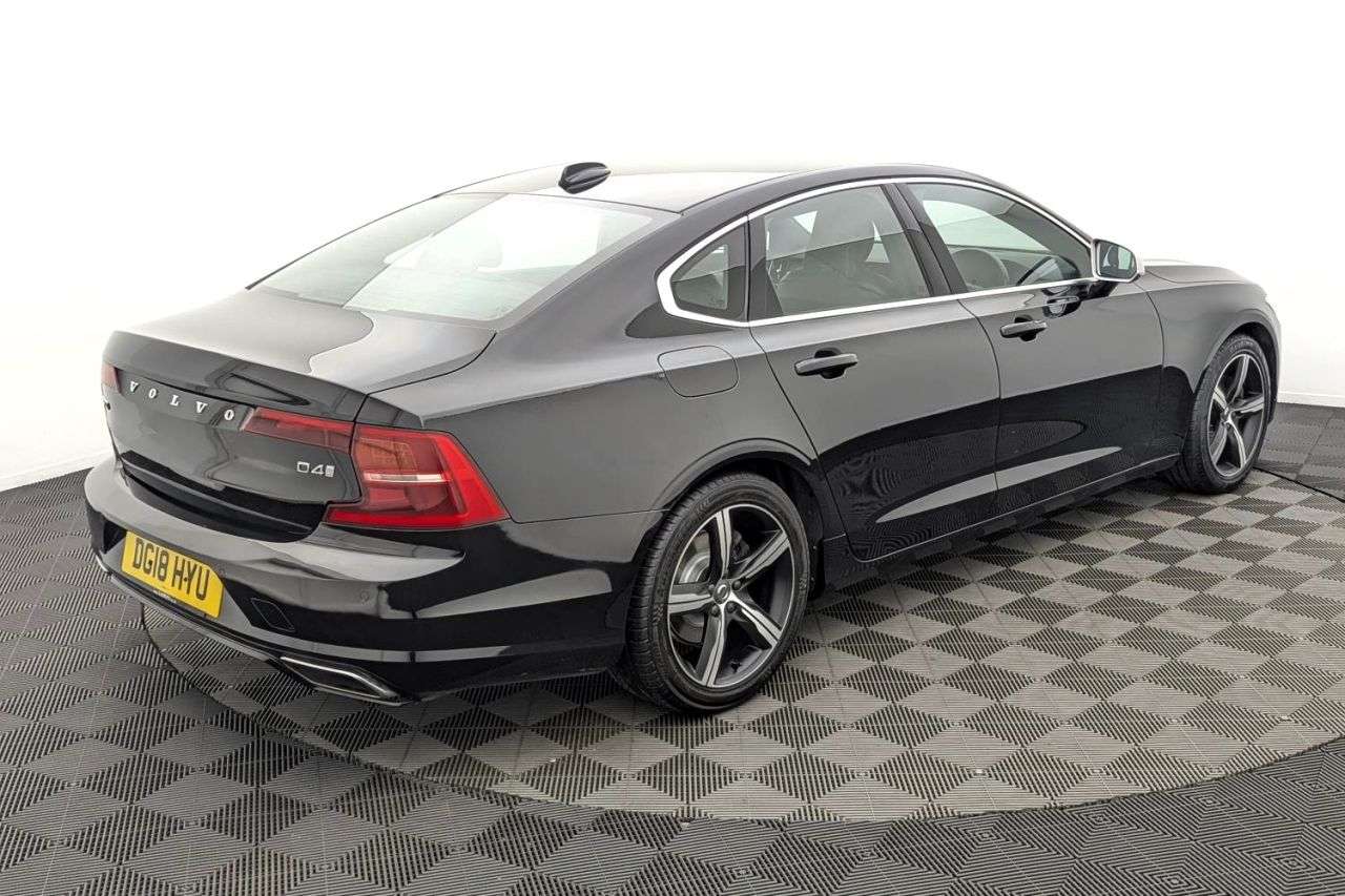 2018 VOLVO S90 2018 VOLVO S90
