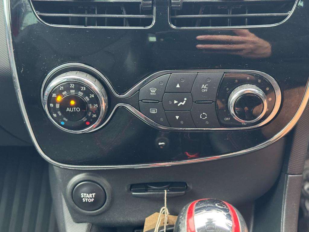 2013 RENAULT CLIO 2013 RENAULT CLIO