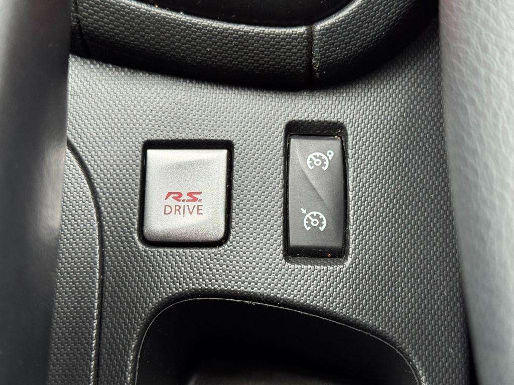 2013 RENAULT CLIO 2013 RENAULT CLIO