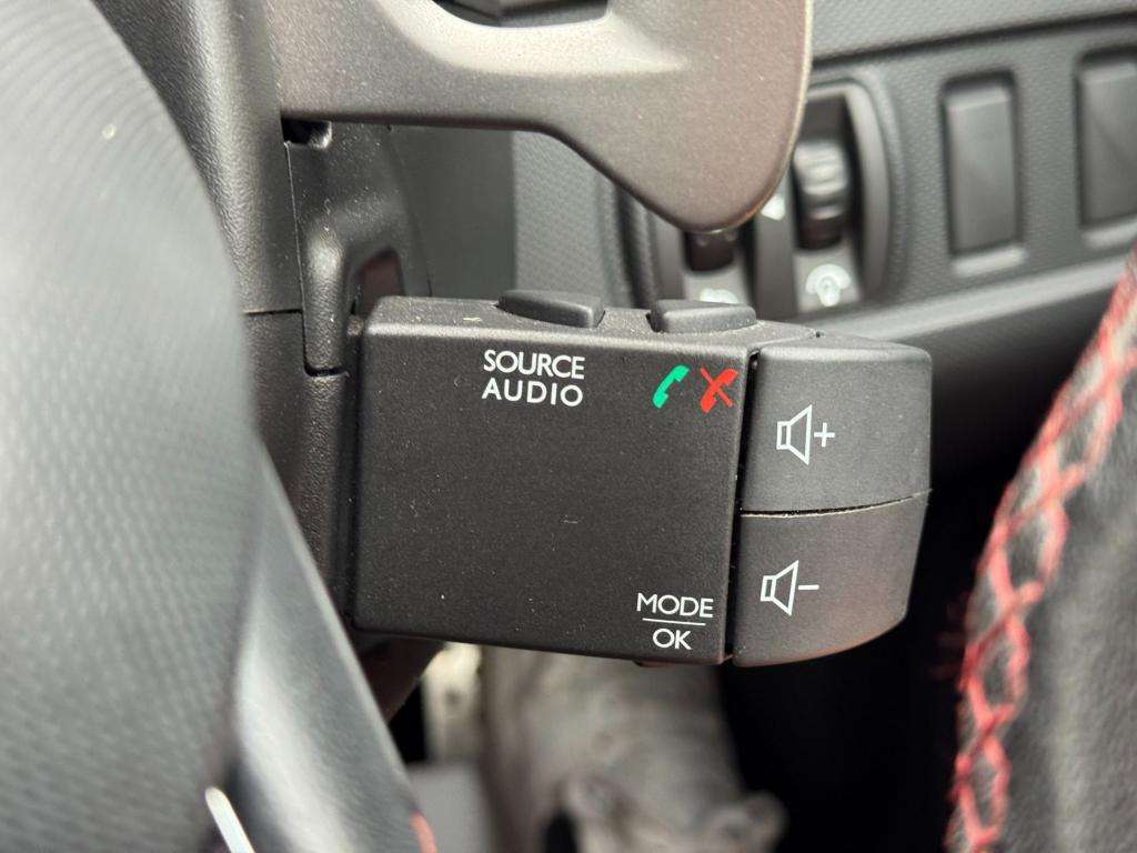 2013 RENAULT CLIO 2013 RENAULT CLIO