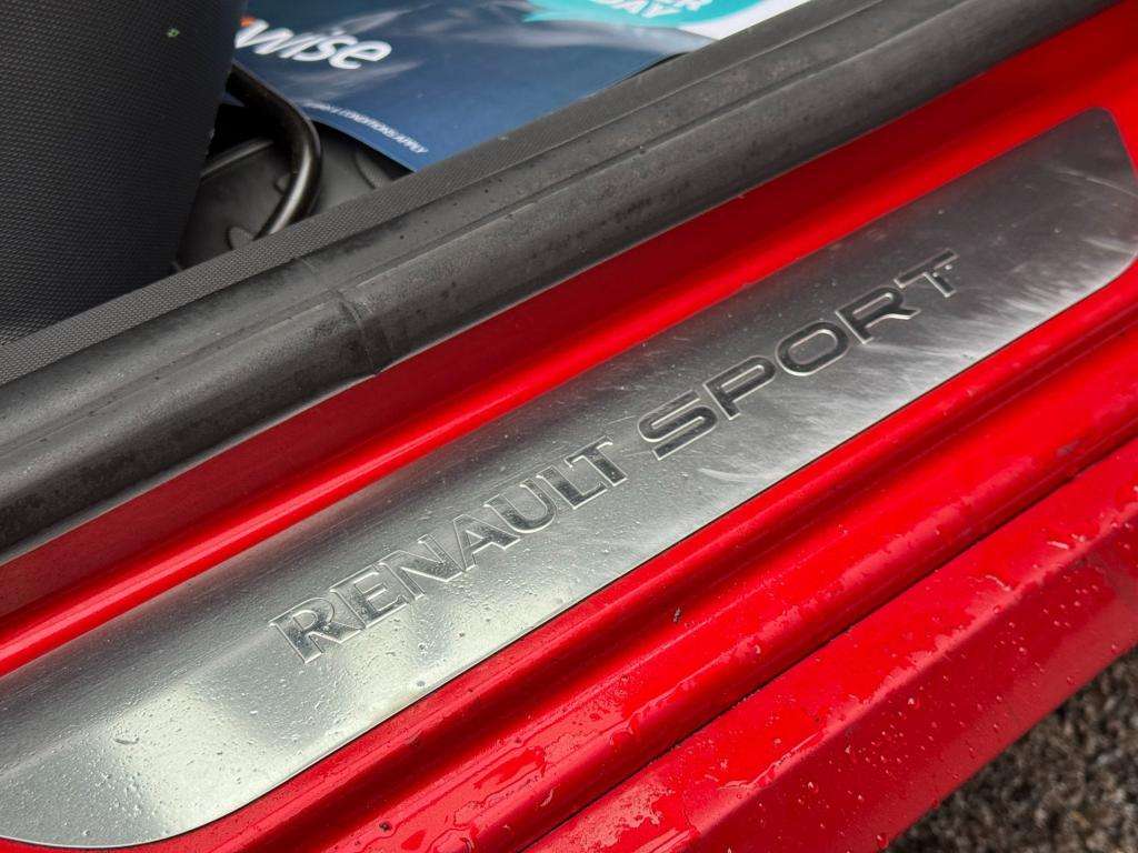 2013 RENAULT CLIO 2013 RENAULT CLIO