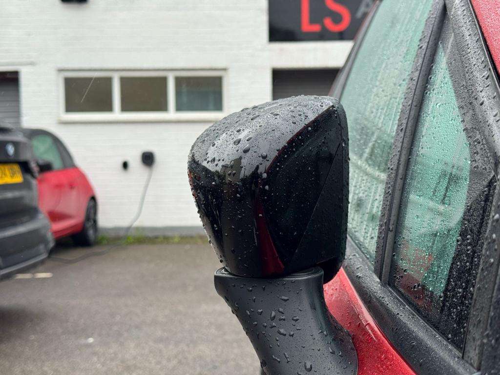 2013 RENAULT CLIO 2013 RENAULT CLIO