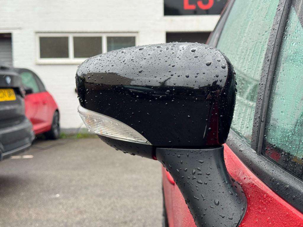 2013 RENAULT CLIO 2013 RENAULT CLIO